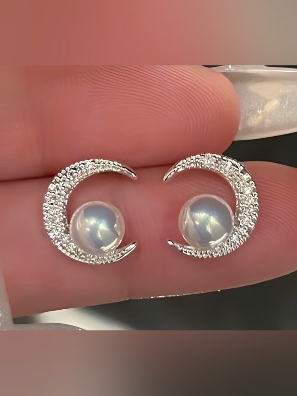 $8 Each Or Bundle 5/$20 Silver Crescent Pearl Stud Earrings